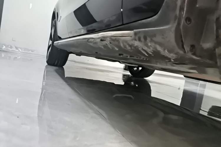 Used Mercedes-Benz GLC 2018 GLC 300 4MATIC Sport Edition Right Side Sill