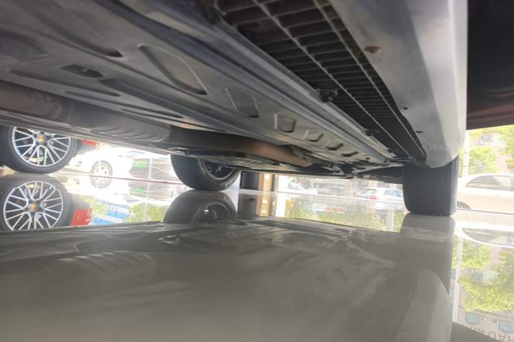 Used Mercedes-Benz GLC 2018 Facelifted GLC 260 4MATIC Dynamic Edition Right Side Sill