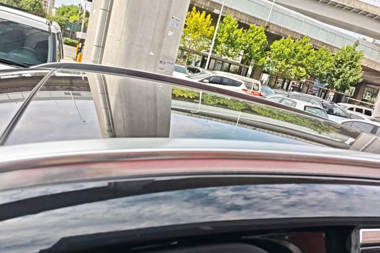 Used Mercedes-Benz GLC 2018 Facelift GLC 260 4MATIC Luxury Edition Roof