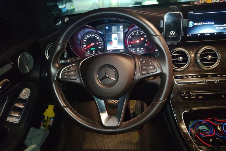 Used Mercedes-Benz GLC 2018 GLC 260 4MATIC Luxury Model Steering Wheel