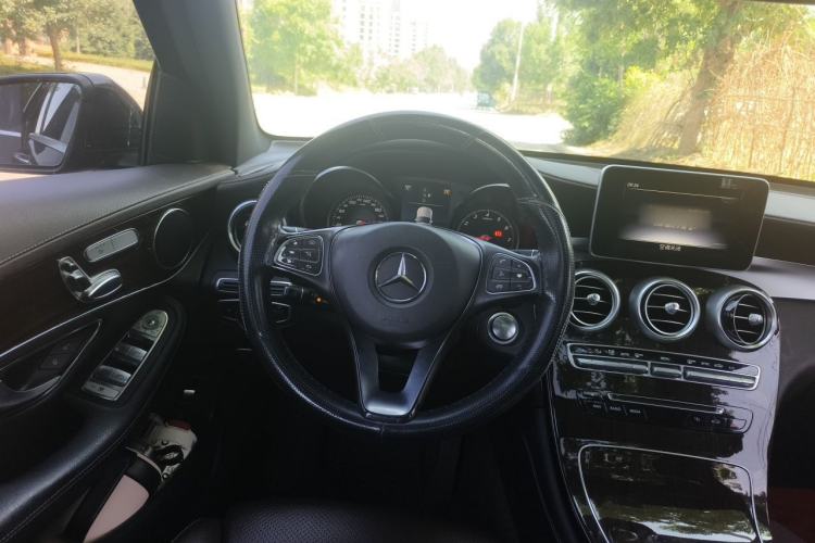 Used Mercedes-Benz GLC 2018 Facelifted GLC 260 4MATIC Dynamic Edition Steering Wheel