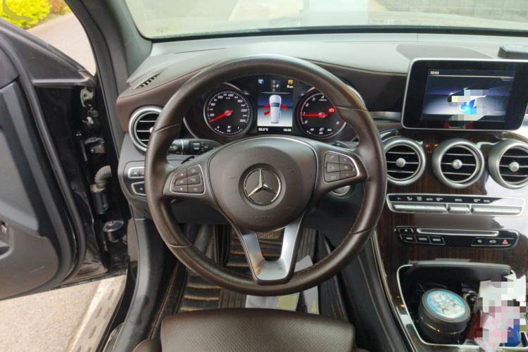Used Mercedes-Benz GLC 2018 GLC 260 4MATIC Luxury Model Steering Wheel