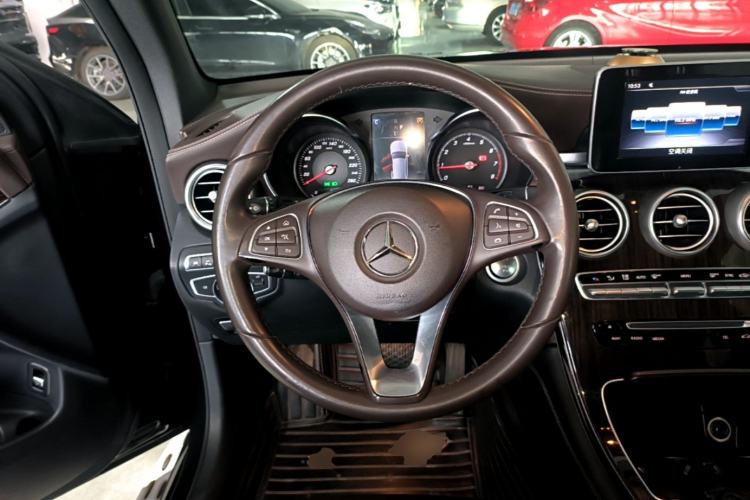Used Mercedes-Benz GLC 2018 GLC 260 4MATIC Luxury Model Steering Wheel