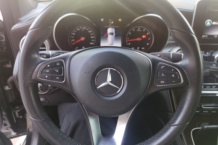 Used Mercedes-Benz GLC 2018 GLC 260 4MATIC Dynamic Edition Steering Wheel