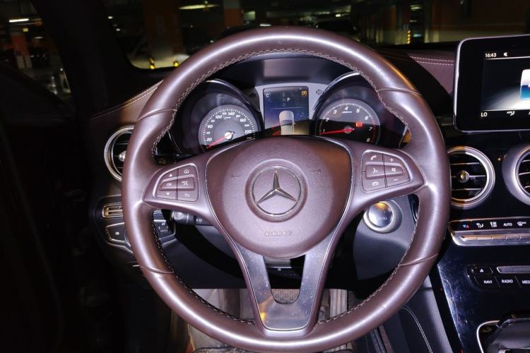 Used Mercedes-Benz GLC 2018 Facelift GLC 200 4MATIC Steering Wheel
