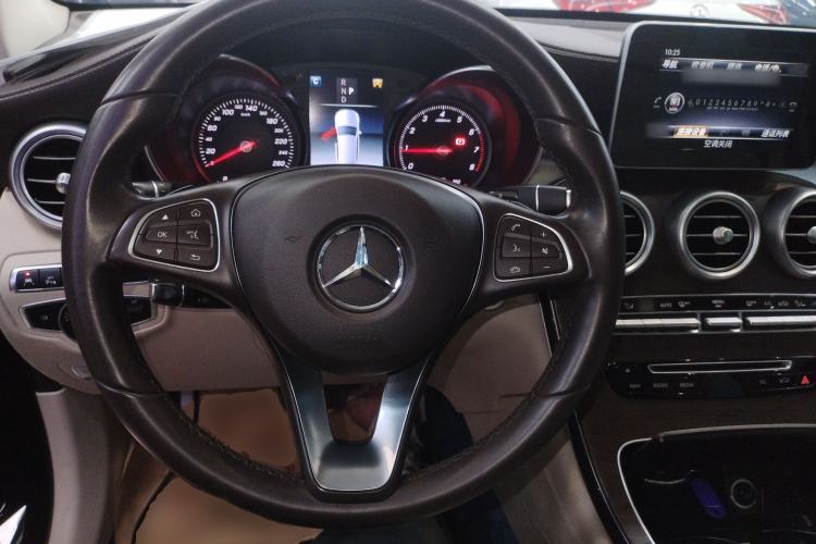 Used Mercedes-Benz GLC 2018 GLC 300 4MATIC Sport Edition Steering Wheel