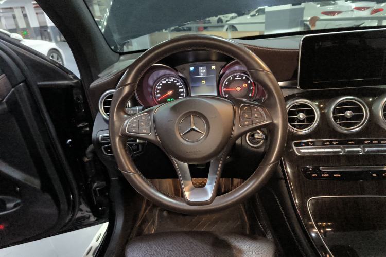 Used Mercedes-Benz GLC 2018 GLC 260 4MATIC Dynamic Edition Steering Wheel