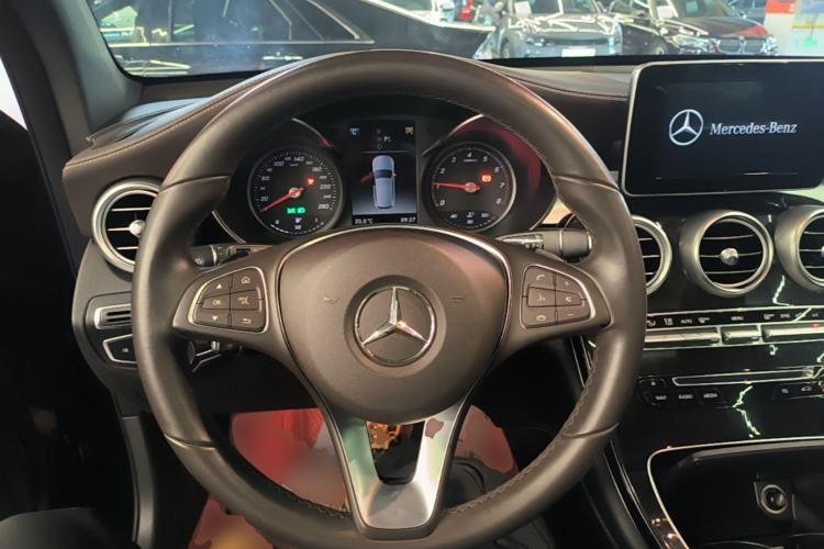 Used Mercedes-Benz GLC 2018 GLC 260 4MATIC Dynamic Edition Steering Wheel