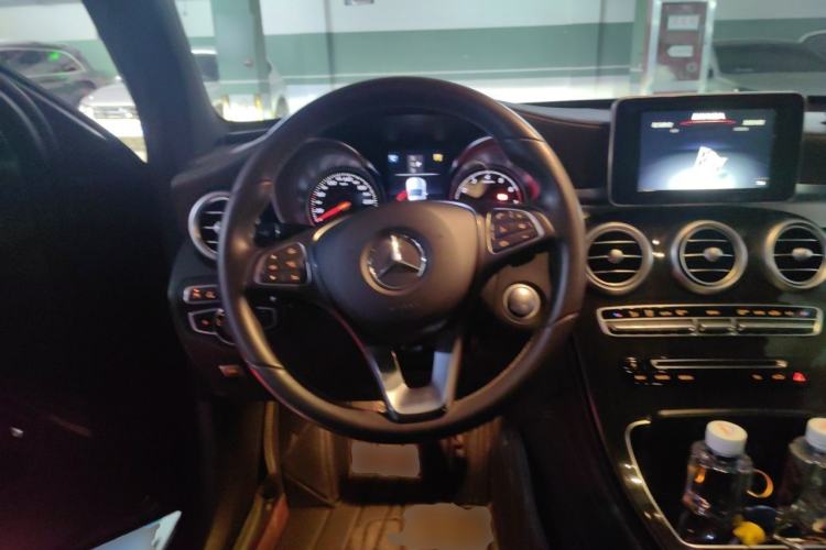 Used Mercedes-Benz GLC 2018 Facelift GLC 260 4MATIC Luxury Edition Steering Wheel