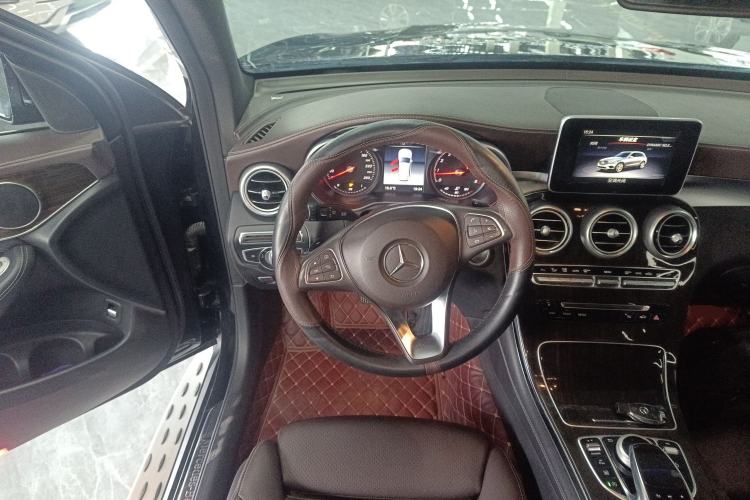 Used Mercedes-Benz GLC 2018 Facelifted GLC 260 4MATIC Dynamic Edition Steering Wheel