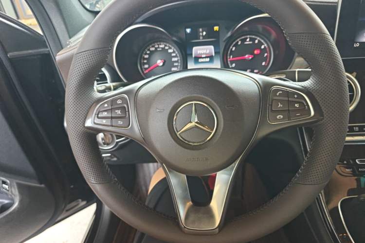 Used Mercedes-Benz GLC 2018 Facelifted GLC 260 4MATIC Dynamic Edition Steering Wheel
