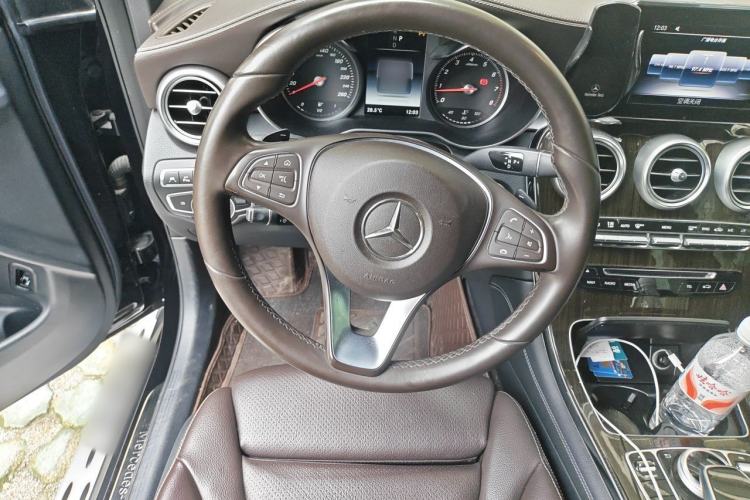 Used Mercedes-Benz GLC 2018 Facelift GLC 260 4MATIC Luxury Edition Steering Wheel