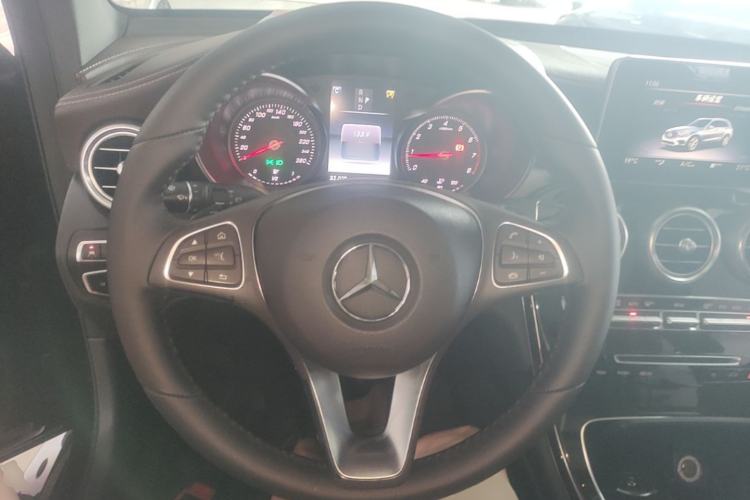 Used Mercedes-Benz GLC 2018 Facelift GLC 260 4MATIC Luxury Edition Steering Wheel