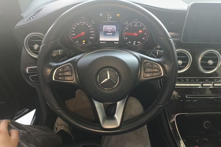 Used Mercedes-Benz GLC 2018 GLC 260 4MATIC Dynamic Edition Steering Wheel