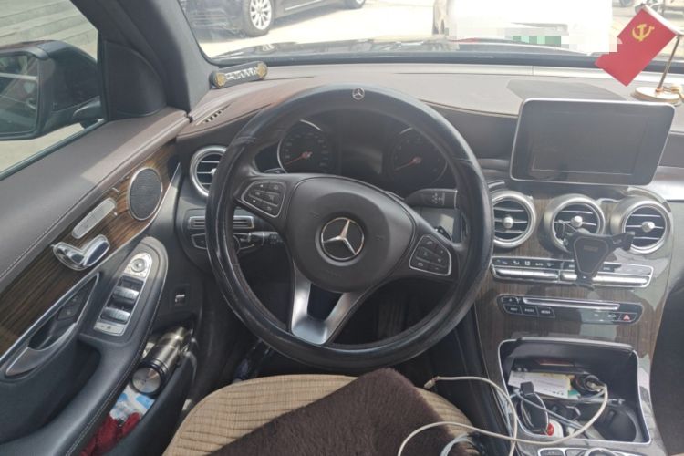 Used Mercedes-Benz GLC 2018 GLC 260 4MATIC Luxury Model Steering Wheel