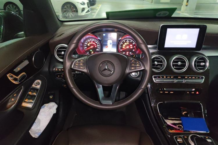 Used Mercedes-Benz GLC 2018 Facelift GLC 260 4MATIC Luxury Edition Steering Wheel