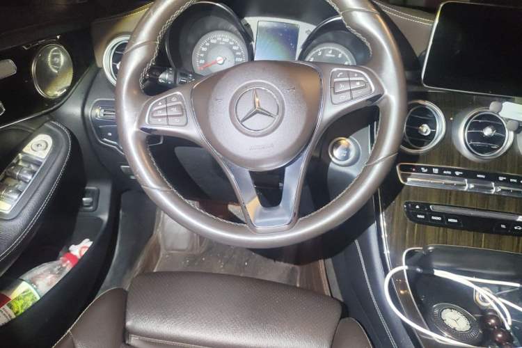 Used Mercedes-Benz GLC 2018 GLC 260 4MATIC Dynamic Edition Steering Wheel
