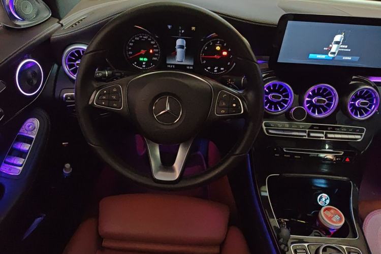 Used Mercedes-Benz GLC 2018 GLC 260 4MATIC Luxury Model Steering Wheel