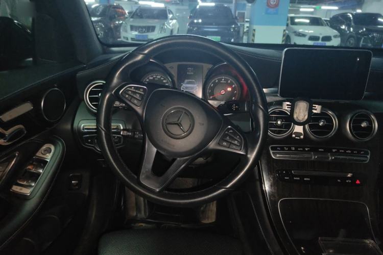 Used Mercedes-Benz GLC 2018 GLC 260 4MATIC Dynamic Edition Steering Wheel