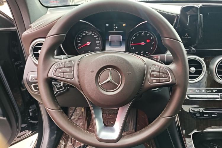 Used Mercedes-Benz GLC 2018 Facelift GLC 260 4MATIC Luxury Edition Steering Wheel
