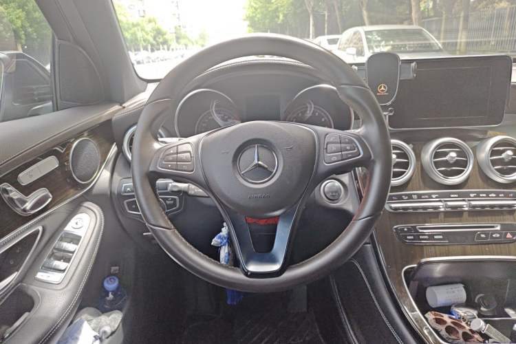 Used Mercedes-Benz GLC 2018 Facelifted GLC 260 4MATIC Dynamic Edition Steering Wheel