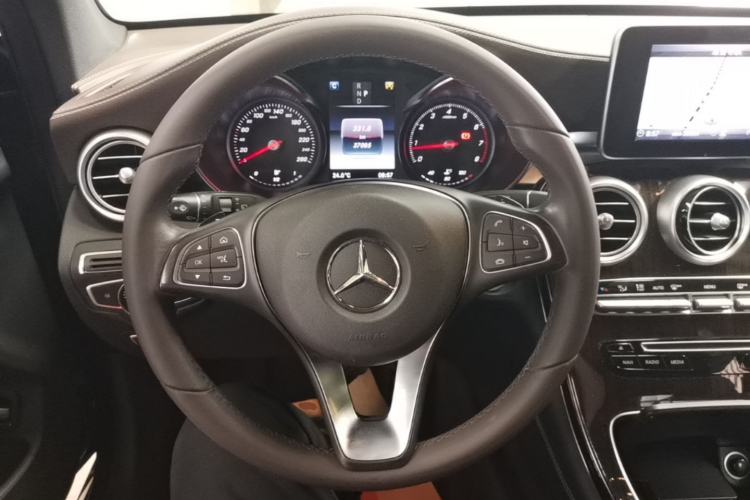 Used Mercedes-Benz GLC 2018 Facelifted GLC 260 4MATIC Dynamic Edition Steering Wheel