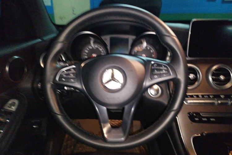 Used Mercedes-Benz GLC 2018 Refreshed GLC 300 4MATIC Dynamic Edition Steering Wheel