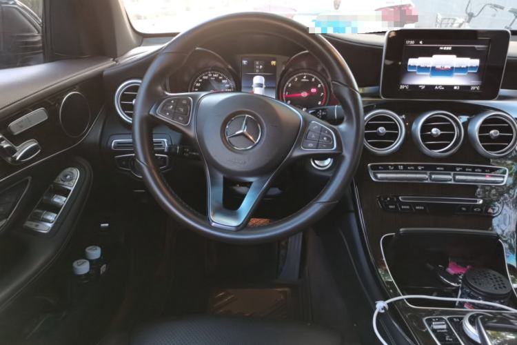Used Mercedes-Benz GLC 2018 Facelifted GLC 260 4MATIC Dynamic Edition Steering Wheel
