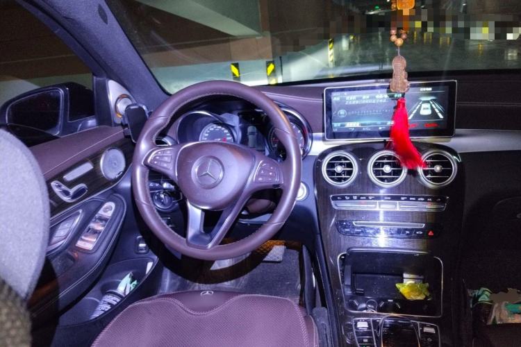 Used Mercedes-Benz GLC 2018 Facelift GLC 260 4MATIC Luxury Edition Steering Wheel
