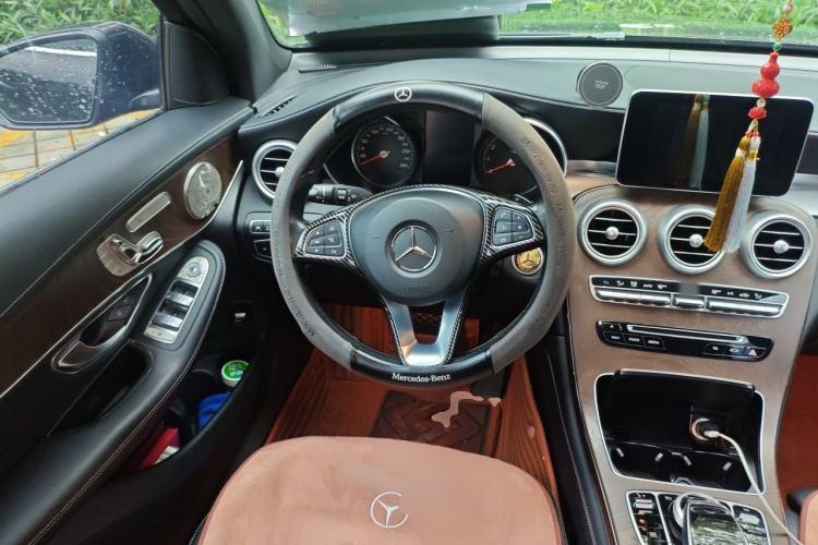 Used Mercedes-Benz GLC 2018 Refreshed GLC 300 4MATIC Dynamic Edition Steering Wheel