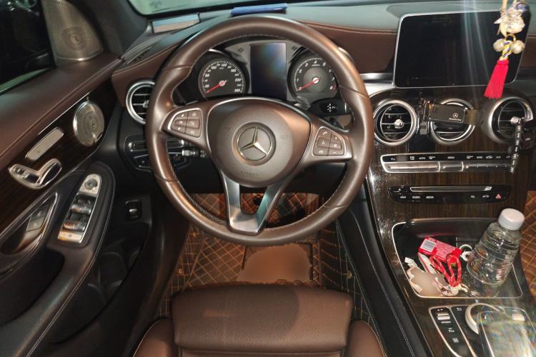 Used Mercedes-Benz GLC 2018 GLC 260 4MATIC Dynamic Edition Steering Wheel