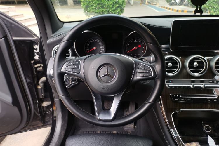 Used Mercedes-Benz GLC 2018 GLC 260 4MATIC Dynamic Edition Steering Wheel