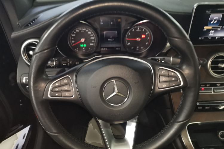 Used Mercedes-Benz GLC 2018 Refreshed GLC 300 4MATIC Dynamic Edition Steering Wheel