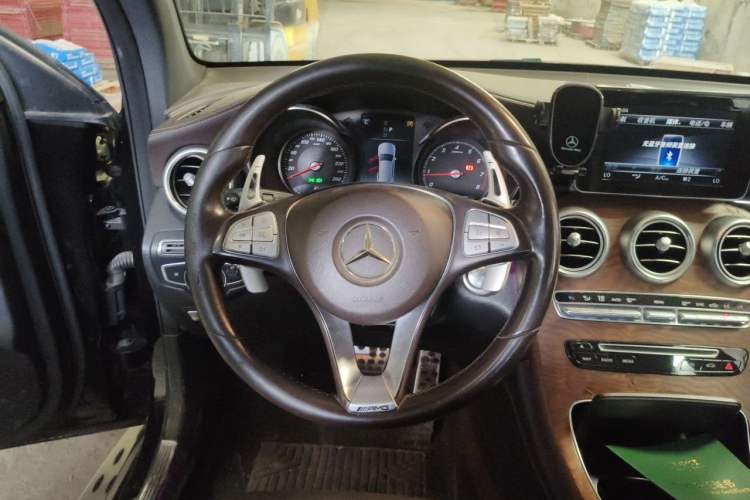 Used Mercedes-Benz GLC 2018 Facelift GLC 200 4MATIC Steering Wheel