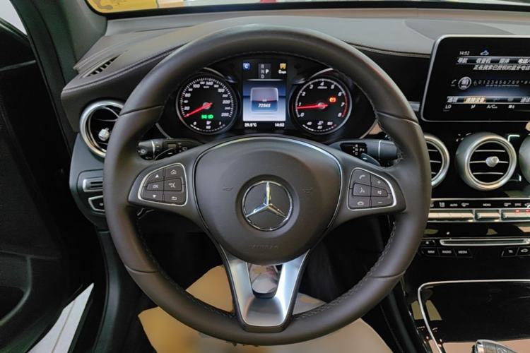 Used Mercedes-Benz GLC 2018 Facelift GLC 200 4MATIC Steering Wheel
