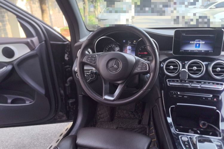 Used Mercedes-Benz GLC 2018 Facelift GLC 200 4MATIC Steering Wheel