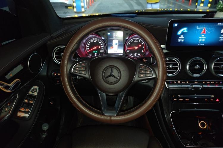 Used Mercedes-Benz GLC 2018 Facelift GLC 260 4MATIC Luxury Edition Steering Wheel