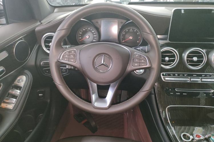 Used Mercedes-Benz GLC 2018 GLC 260 4MATIC Dynamic Edition Steering Wheel