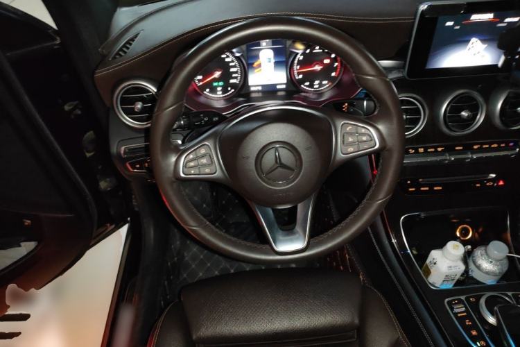 Used Mercedes-Benz GLC 2018 Facelifted GLC 260 4MATIC Dynamic Edition Steering Wheel