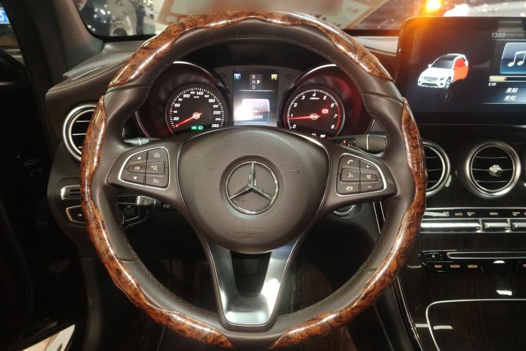 Used Mercedes-Benz GLC 2018 Facelifted GLC 260 4MATIC Dynamic Edition Steering Wheel