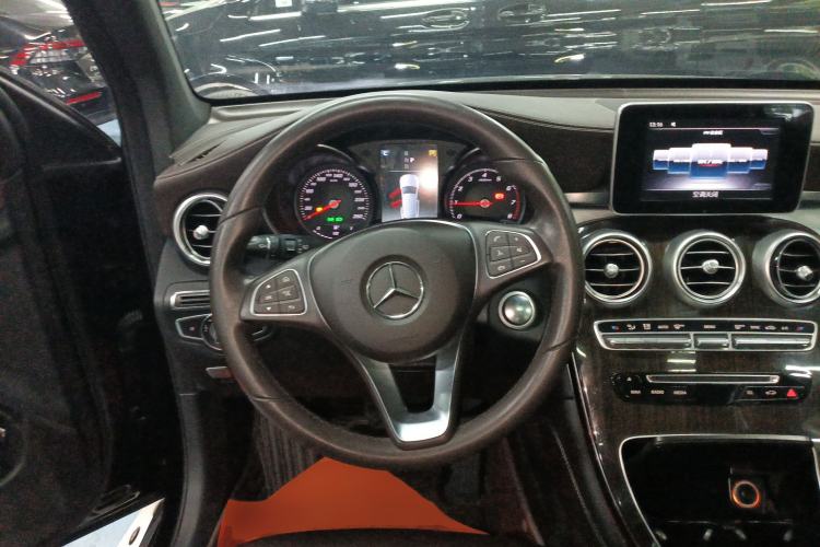 Used Mercedes-Benz GLC 2018 GLC 260 4MATIC Dynamic Edition Steering Wheel
