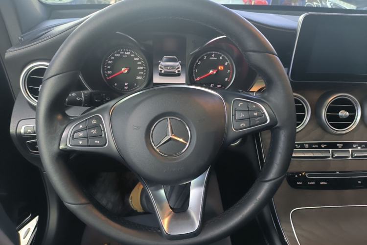 Used Mercedes-Benz GLC 2018 Refreshed GLC 300 4MATIC Dynamic Edition Steering Wheel