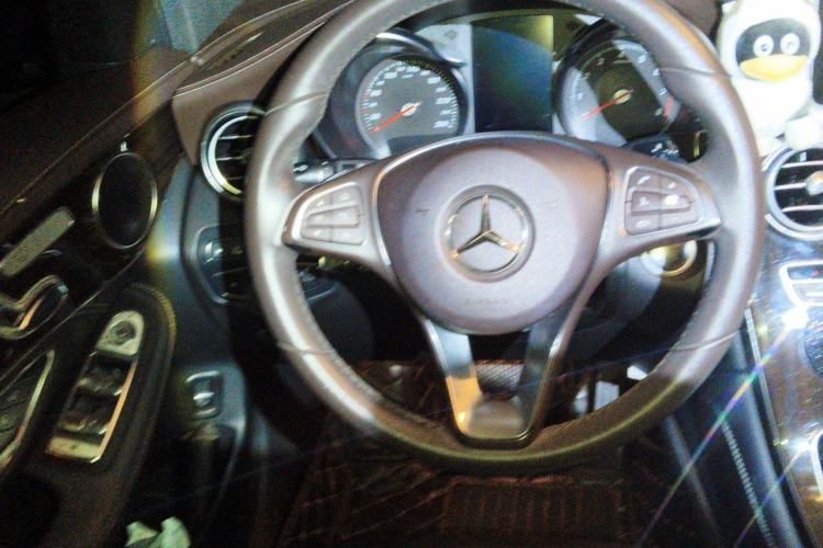 Used Mercedes-Benz GLC 2018 GLC 260 4MATIC Luxury Model Steering Wheel