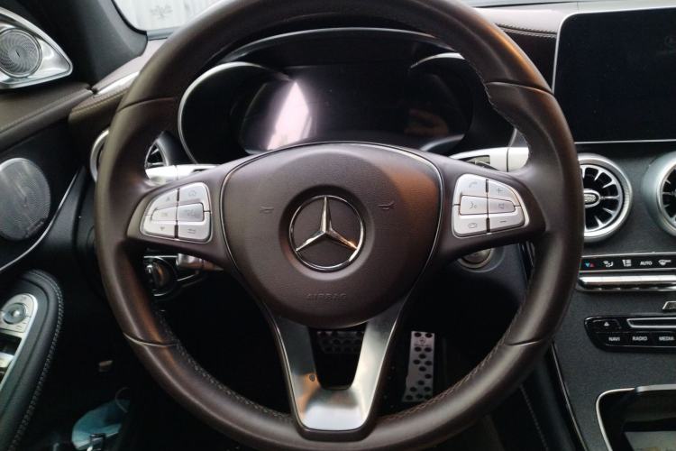 Used Mercedes-Benz GLC 2018 Facelift GLC 260 4MATIC Luxury Edition Steering Wheel