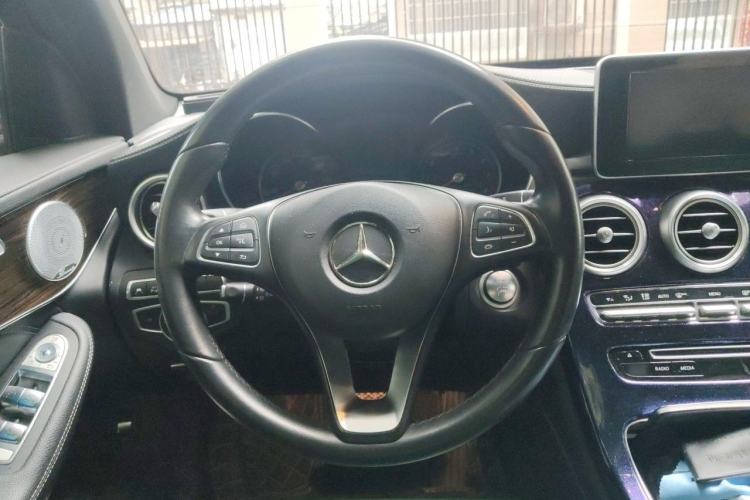 Used Mercedes-Benz GLC 2018 Facelift GLC 260 4MATIC Luxury Edition Steering Wheel