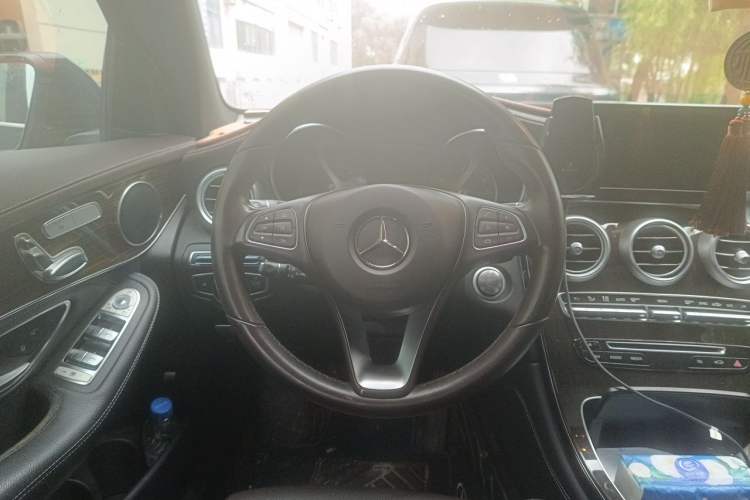 Used Mercedes-Benz GLC 2018 Facelifted GLC 260 4MATIC Dynamic Edition Steering Wheel