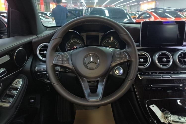 Used Mercedes-Benz GLC 2018 Facelift GLC 260 4MATIC Luxury Edition Steering Wheel