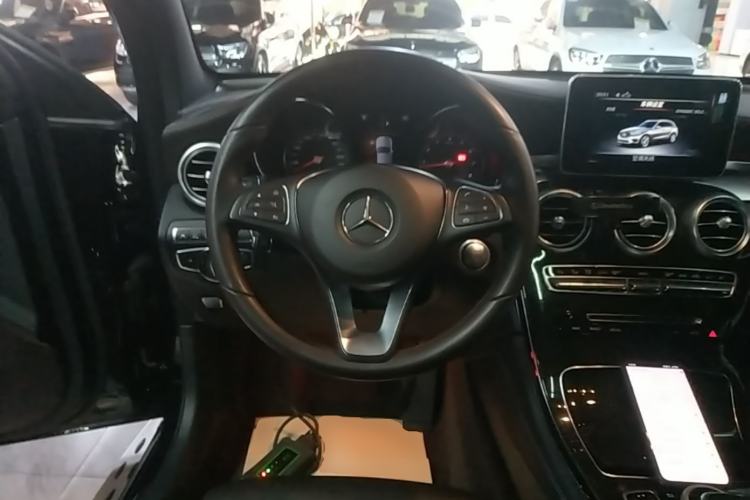 Used Mercedes-Benz GLC 2018 GLC 260 4MATIC Luxury Model Steering Wheel