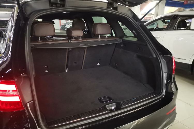Used Mercedes-Benz GLC 2018 Facelift GLC 260 4MATIC Luxury Edition Trunk