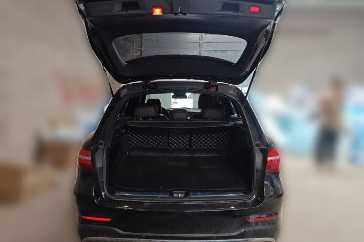 Used Mercedes-Benz GLC 2018 GLC 260 4MATIC Luxury Model Trunk